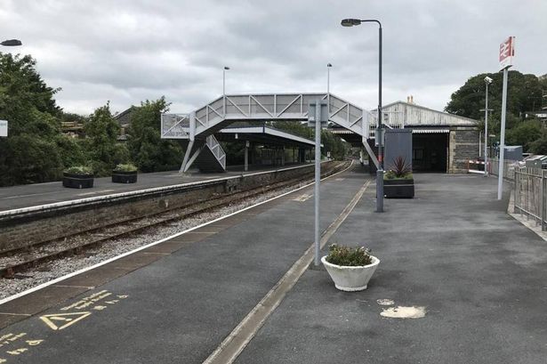 The existing footbridge at Tenby railway station