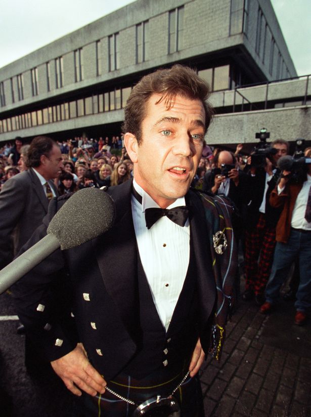 Mel Gibson attends the premiere of Braveheart in Stirling on September 3, 1995