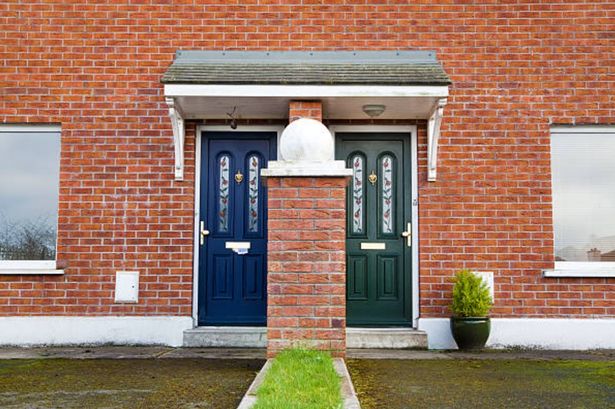 UK households told to 'seal entrances' as epidemic starts to sweep England