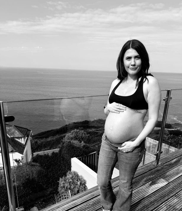 Pregnant Aimee shows off her bump 