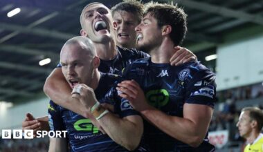 Super League: St Helens 4-18 Wigan - Warriors keep League Leaders' Shield hopes alive