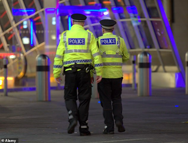 Police officers in Scotland have complained of ¿ill-fitting¿ and of ¿poor quality¿ standard issue uniform