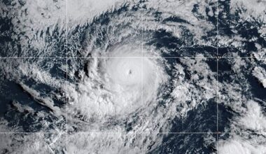 Hurricane Kiko has exploded into a Category 4 storm as it approaches Hawaii
