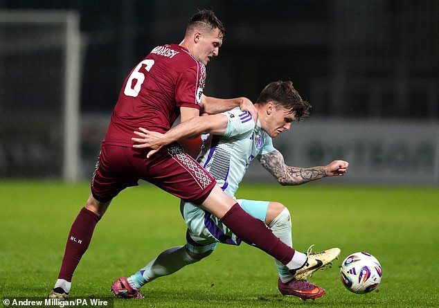 The Belarus defenders did everything in their power to try to stop Gannon Doak