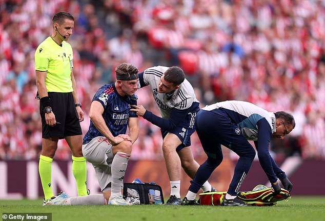 Gyokeres was able to continue with the Arsenal forward sporting a black headband