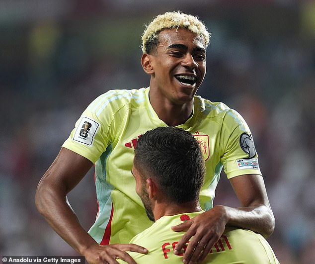 Spain could boycott the next World Cup if Israel qualify, a Spanish politician has said