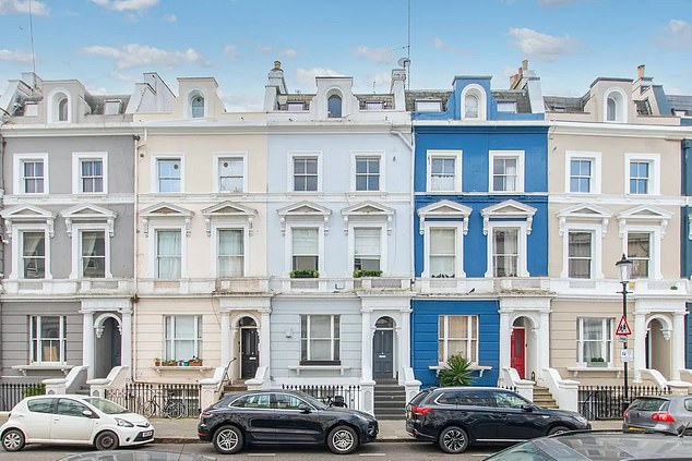 Ladbroke Grove, price drop £425k: A one-bedroom top-floor flat in Notting Hill was listed in April 2025 at £875,000, and by July had been reduced to just £450,000. The flat is near to four Tube stations and four local schools