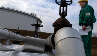 Hungary, Slovakia under pressure as US and EU target Russia with energy sanctions