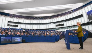 Ursula von der Leyen reaches out to the centre and the left in her State of the EU address