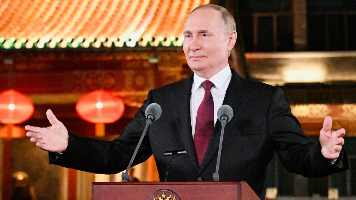 Putin willing to meet Zelenskyy if he 'comes to Moscow'