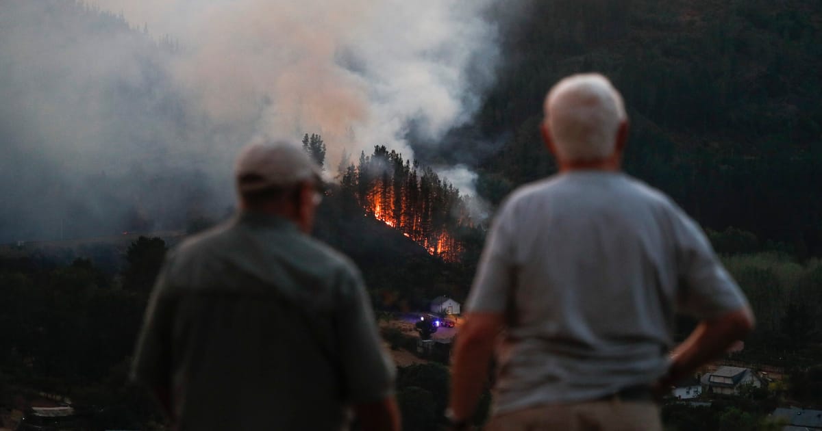 Spain’s far right gains as leading parties fight over fires – POLITICO