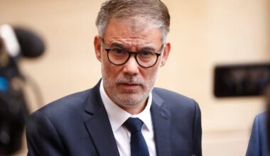 French Socialists confirm they’ll oust PM, push for center-left replacement – POLITICO