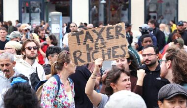 Social anger erupts at “Block Everything” protests across France