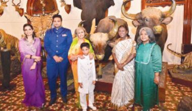 President , Governor visit Mysuru Palace on invitation of royal family