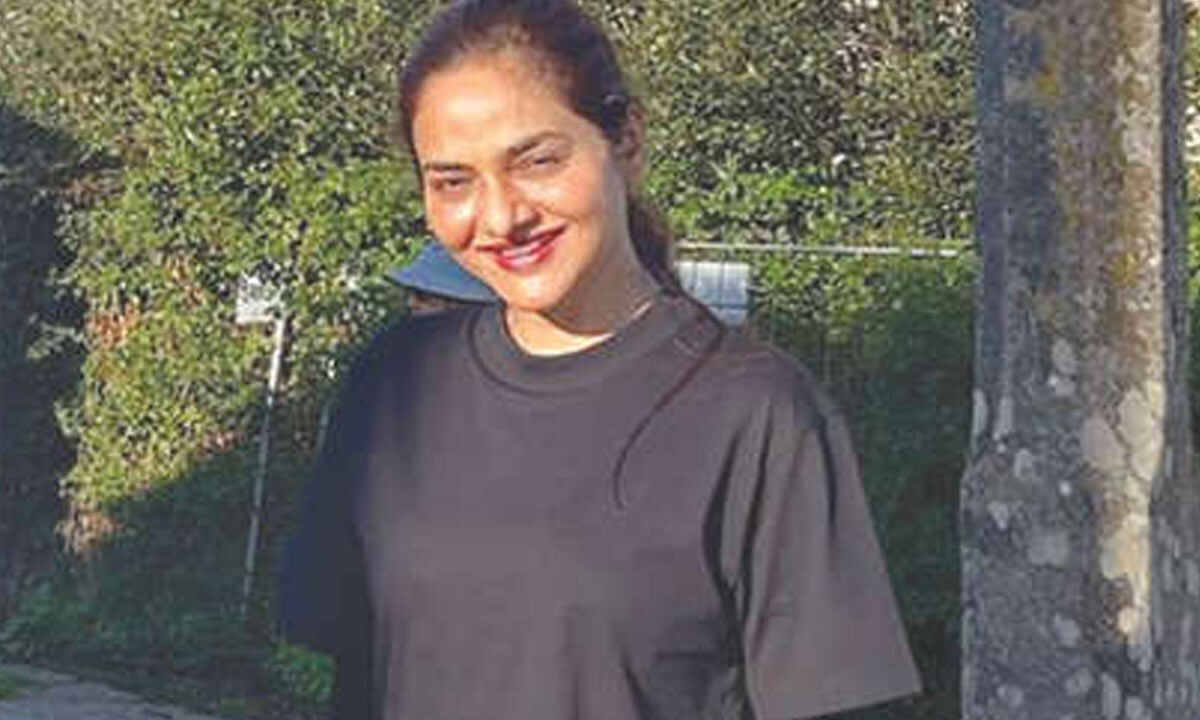 Madhoo walks 110 km while on a spiritual journey in Spain with childhood friends