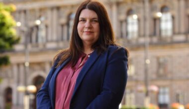 Glasgow City Council leader calls for return of 'golden goodbyes'