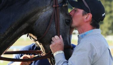 Meringue wins four-horse photo in Juvenile Fillies