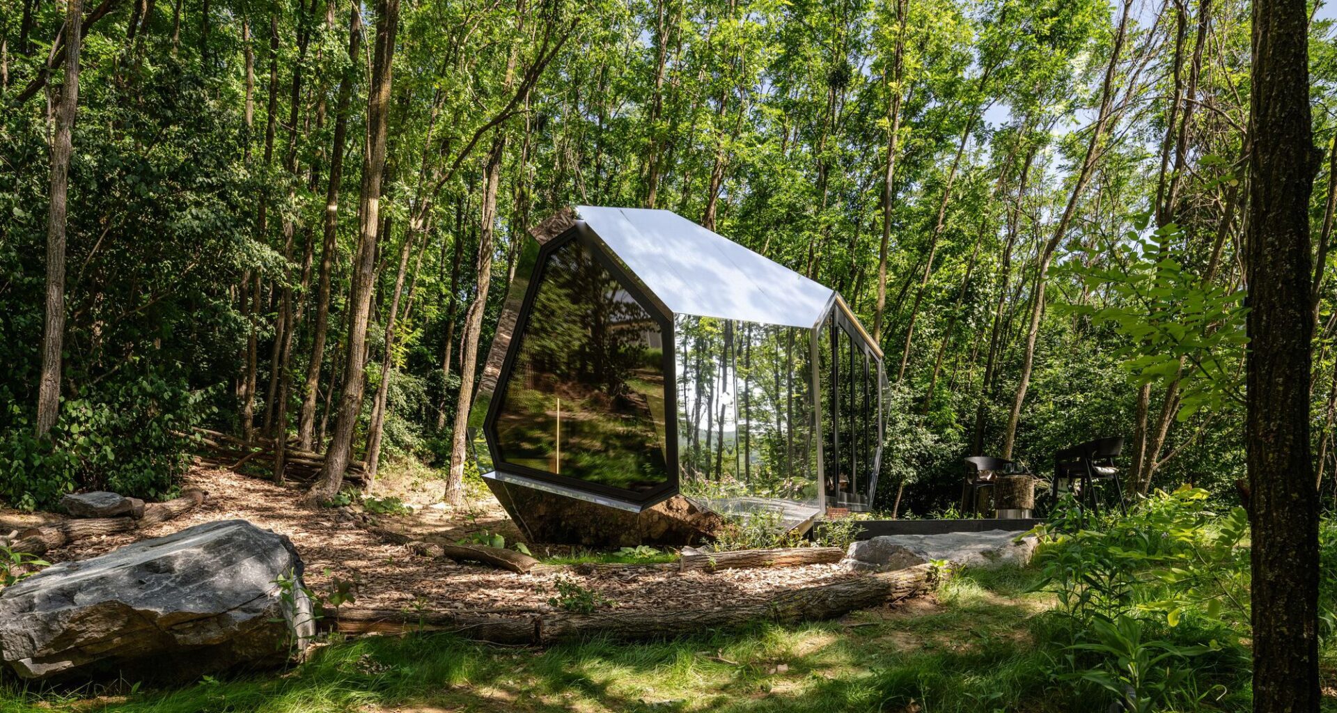 PEBL Cabins / Hello Wood
