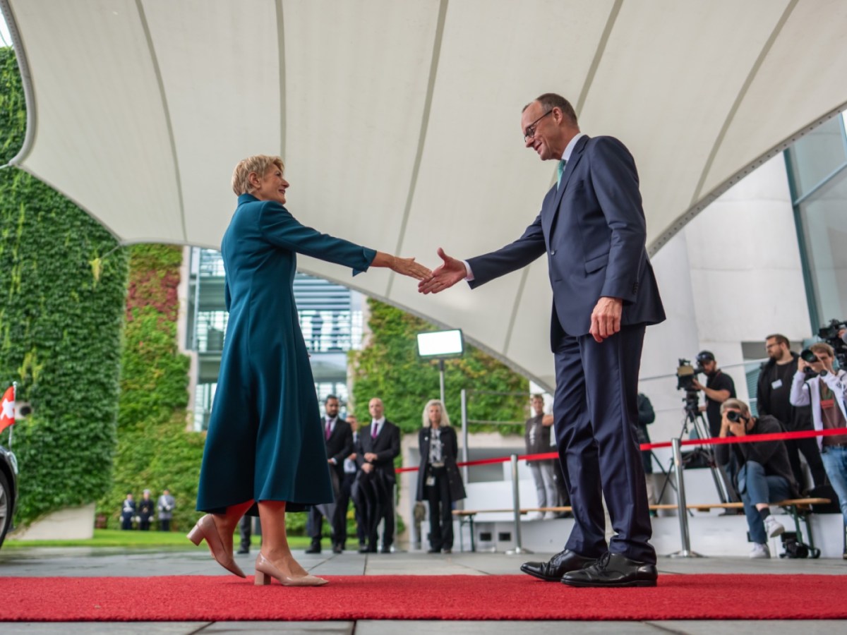 Swiss and German leaders discuss European security and tariffs pressure