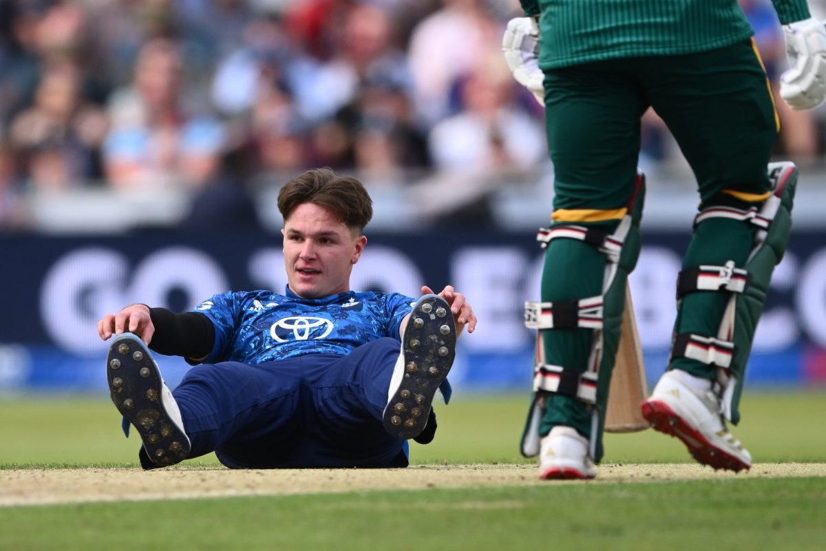 England ready to halt ODI over emergency alert test