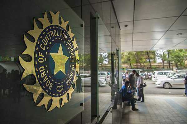 BCCI floats tender for jersey sponsor after Dream11 exit
