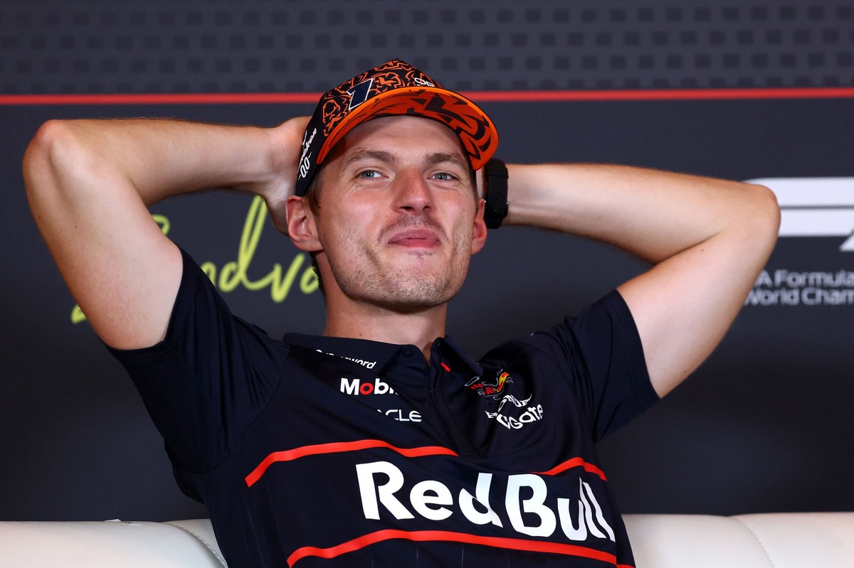 Red Bull "amazed" by Verstappen's driving at F1 Dutch GP