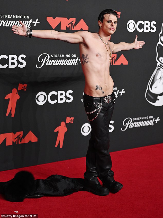 ELMONT, NEW YORK - SEPTEMBER 07: YUNGBLUD attends the 2025 MTV Video Music Awards at UBS Arena on September 07, 2025 in Elmont, New York.  (Photo by Noam Galai/Getty Images for MTV)