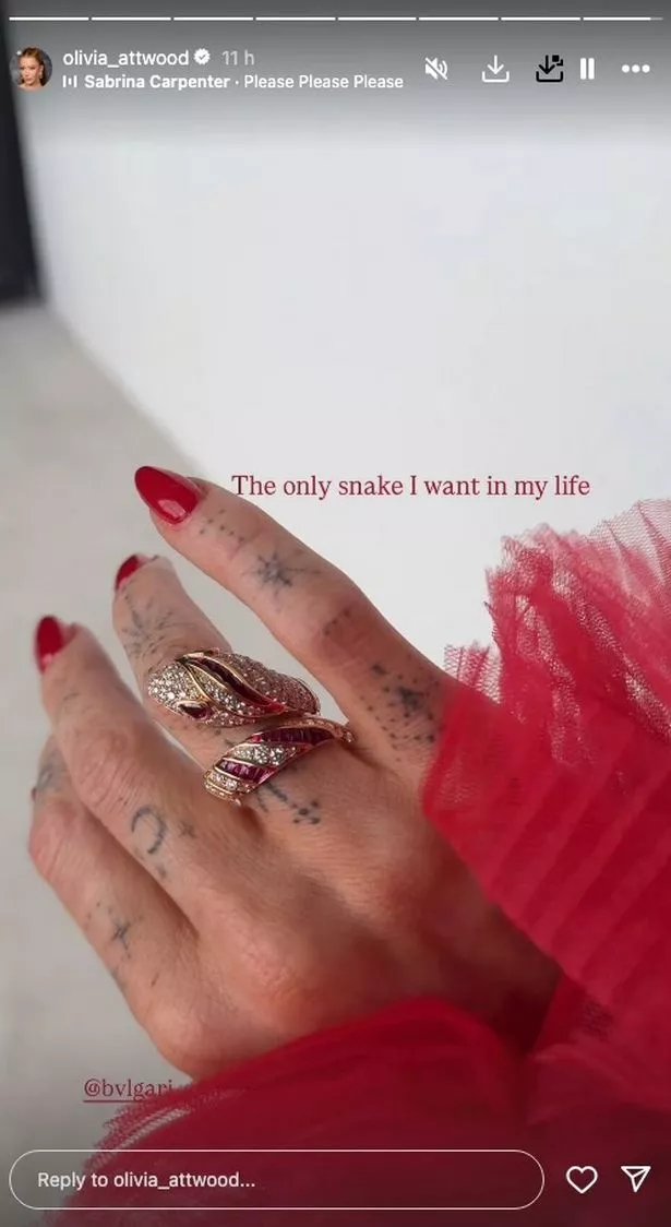 Olivia Attwood's hand