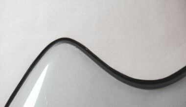New work shows fluid in a curved pipe can undergo discontinuous transition