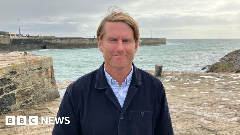 Cornish fishermen discuss fears over trawling ban proposals