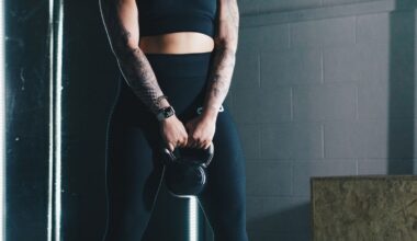 Celebrity fitness coach Yasmin Karachiwala shares 3 killer moves to burn love handles and sculpt your waistline