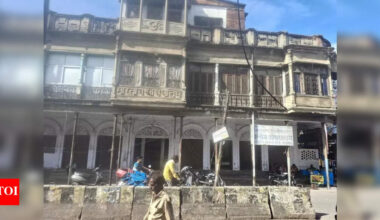 Where vaidyas and hakims still provide the healing touch | Lucknow News