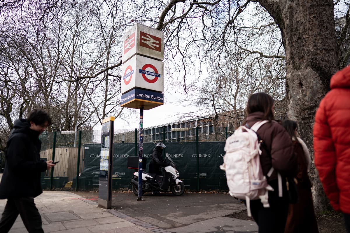 London, Manchester and Glasgow home buyers ‘pay premium to live near stations’