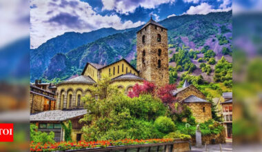 Which country in Europe is ruled by two princes instead of a president? |