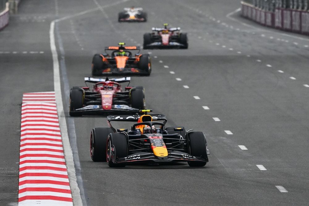 Charles Leclerc, Ferrari, Lando Norris, McLaren, Yuki Tsunoda, Red Bull Racing Team