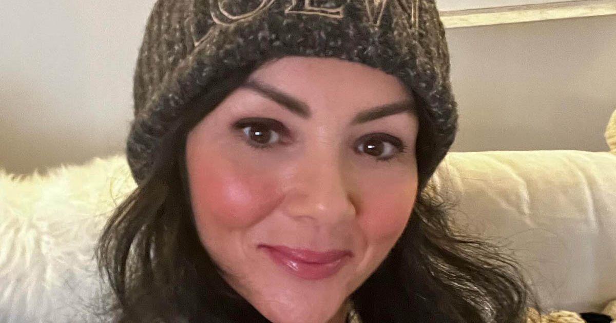 martine topless in a mirror selfie