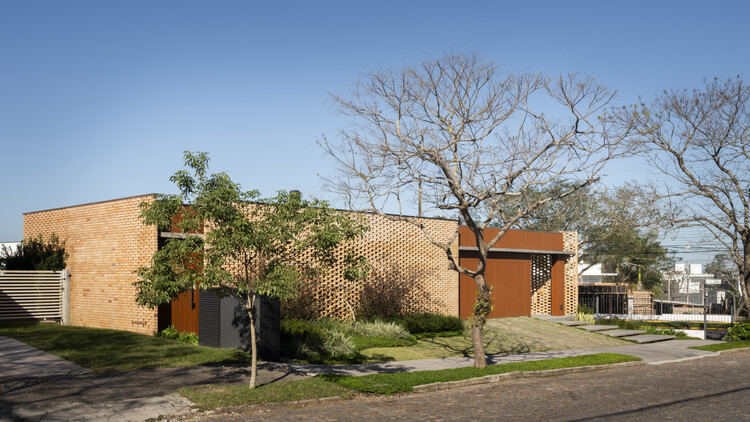 House Aura / Presente Estúdio - Exterior Photography, Brick, Courtyard
