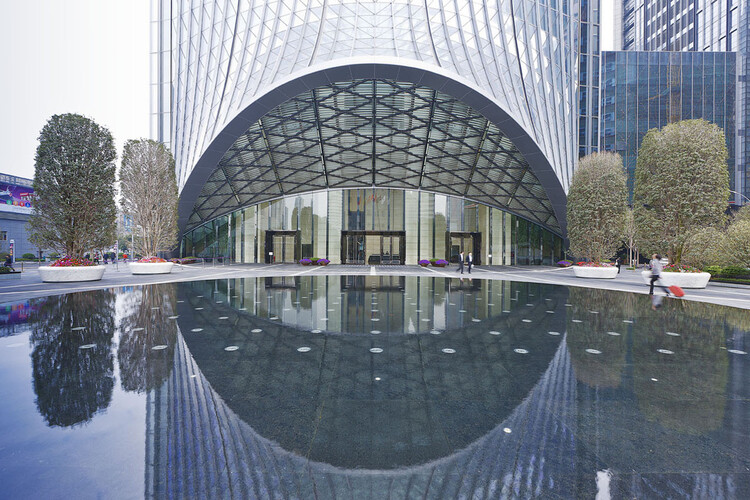 British Post-Modernist Architect and Farrells Founder Terry Farrell Passes Away at 87 - Image 4 of 5