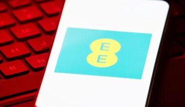 Is EE down? Thousands report outage with phone network