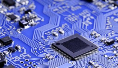 Can Quantum Computing's Government Contracts Boost Future Growth?