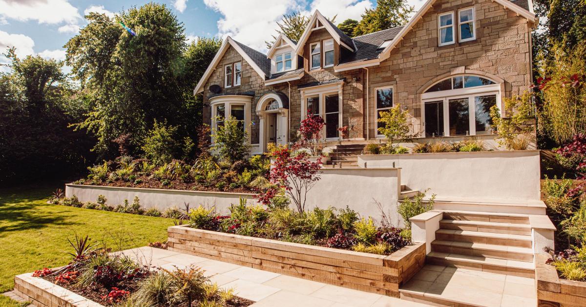 Garden Makeovers unearthed beauty at overgrown Bearsden property