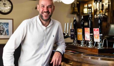 Manager of Bull’s Head pub in Lymm celebrated by Hydes brewery