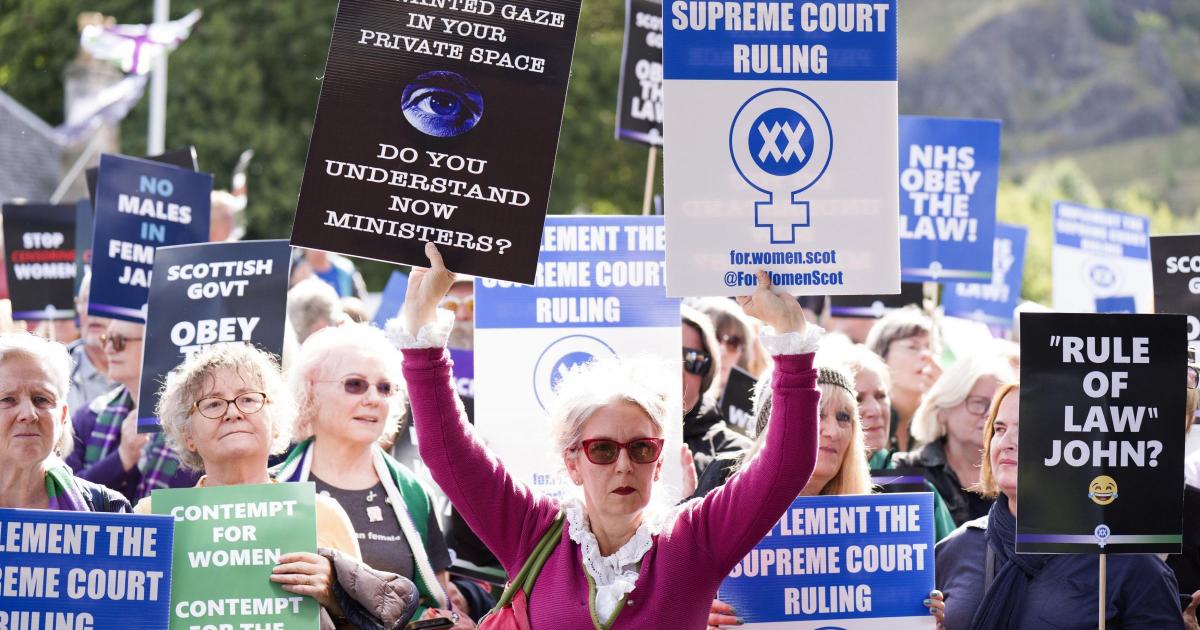 Police chief urged to respond to FWS Holyrood protest row