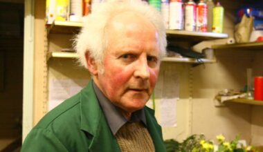 Tributes to Port Glasgow florist and greengrocer who died