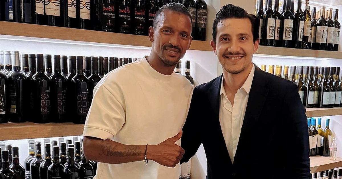 Former Premiere League surprises staff at Glasgow restaurant