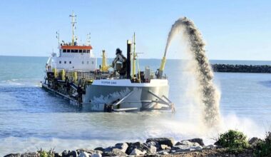 Sospan Dau dredger to move 30,000 tonnes of shingle