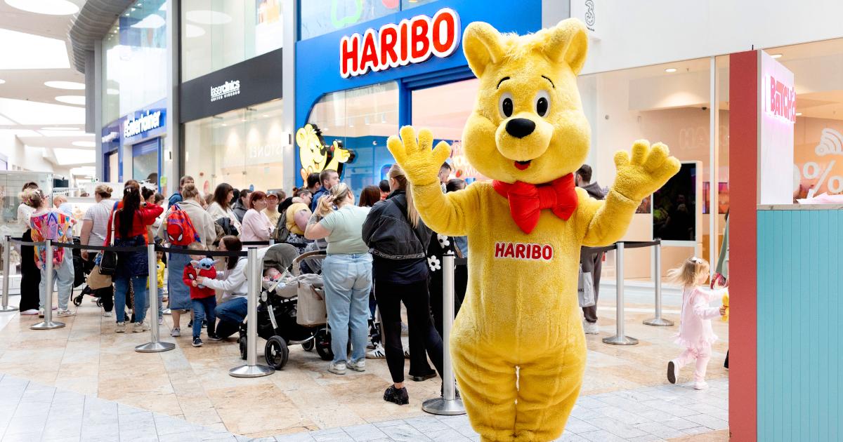 Huge queue pictured at opening of Scotland's first Haribo store