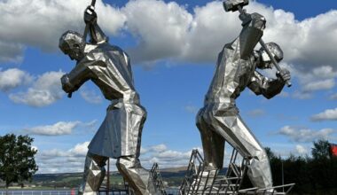 I live in Port Glasgow. It is not the 'most dismal' town in Scotland
