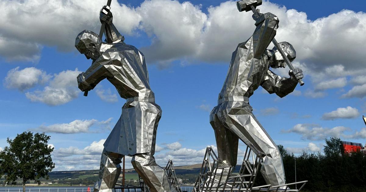 I live in Port Glasgow. It is not the 'most dismal' town in Scotland