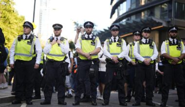 Met insists Muslims should not change plans ahead of Tommy Robinson rally